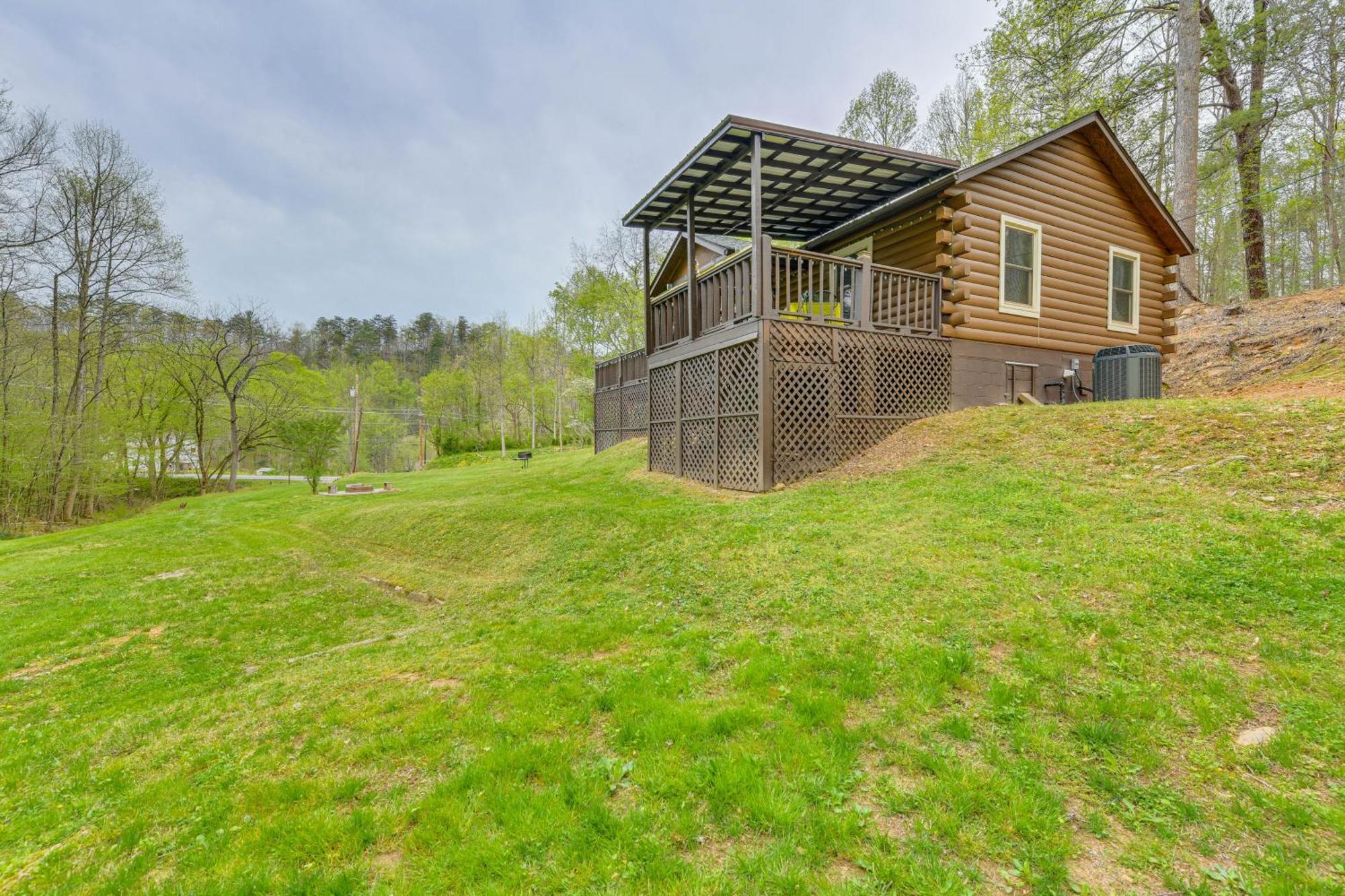 Smoky Mountain Cozy Cove Cabin Deck And Fire Pit! 코스비 외부 사진