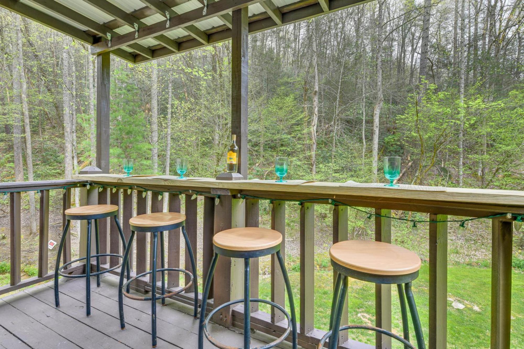 Smoky Mountain Cozy Cove Cabin Deck And Fire Pit! 코스비 외부 사진